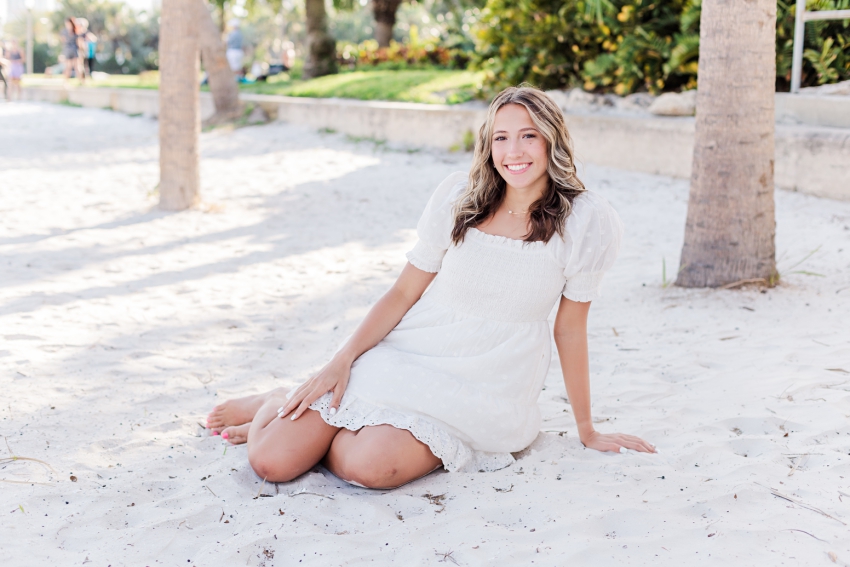 Senior Portraits in Downtown St.Petersburg, Florida captured by Amanda Dawn Photography