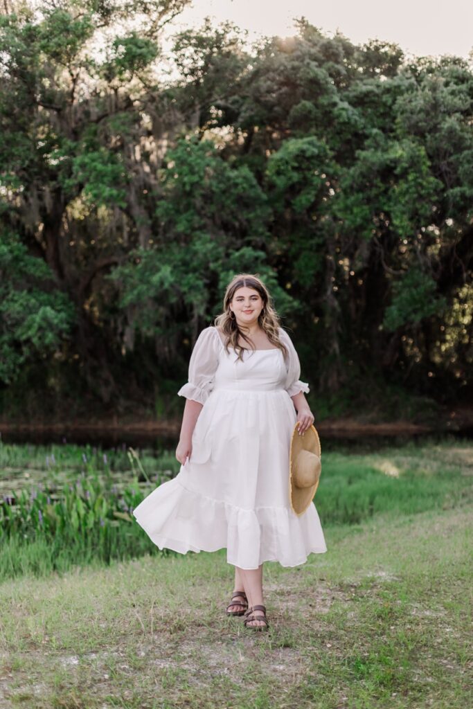 Emily Crews Lake Park | Senior Portraits in Spring Hill, Florida captured by Amanda Dawn Photography